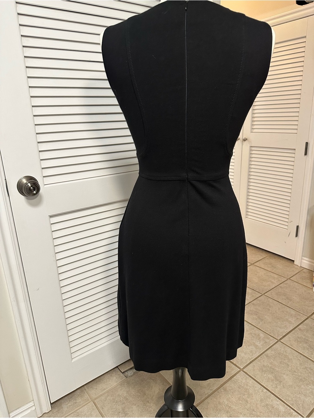 Banana Republic Vintage Classic Black Sleeveless A-Line Dress - Picture 4 of 11